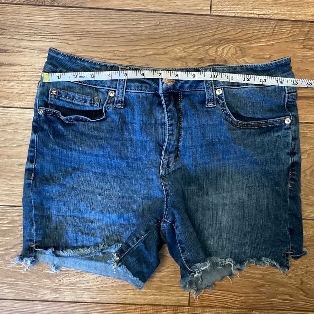 Seven7 Weekend Short Cut Off Denim Shorts Size 6 - Picture 4 of 7